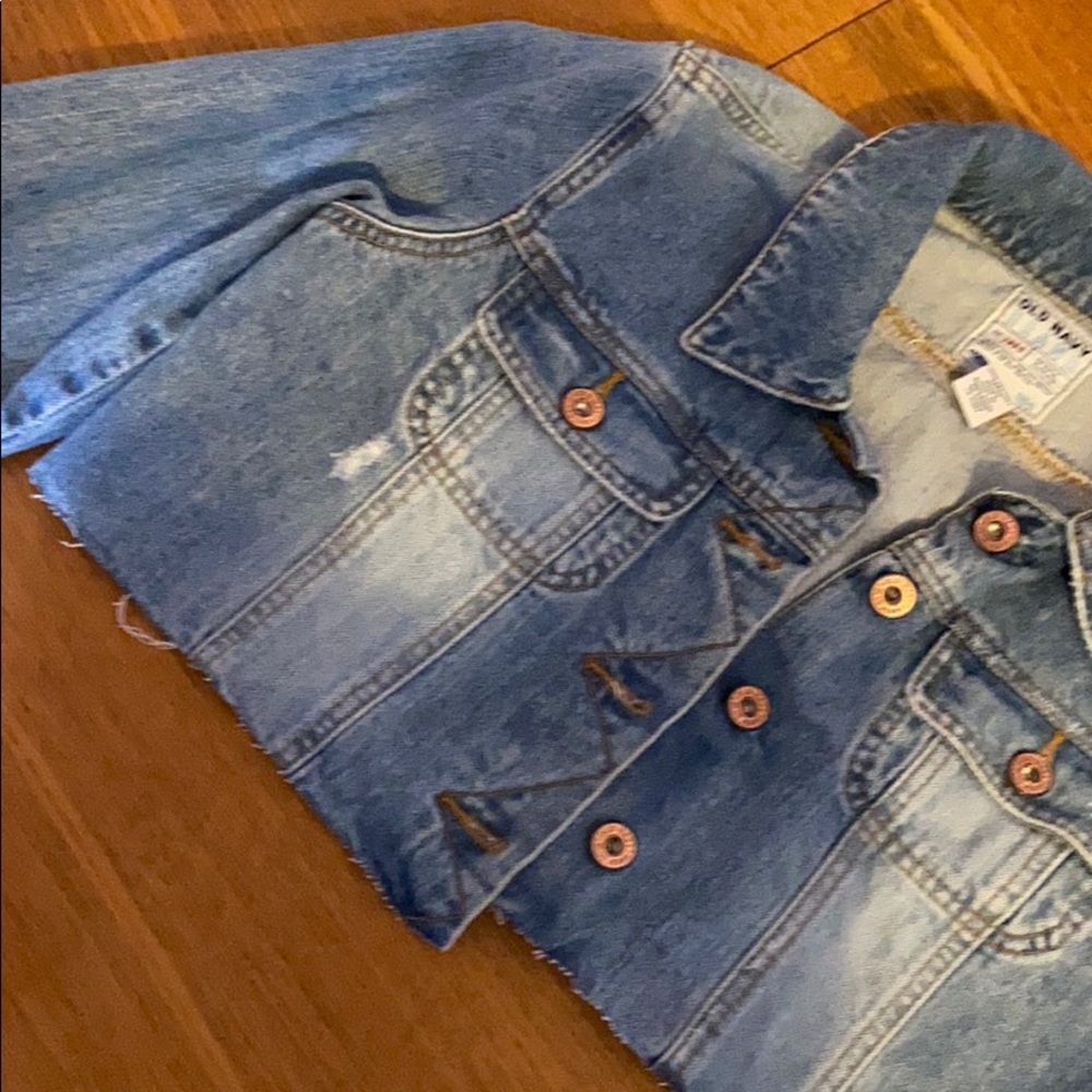 Cropped Jean Jacket - Picture 2 of 3